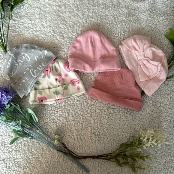 Pack of 5 baby hats accessories new without tags - Picture 1 of 1